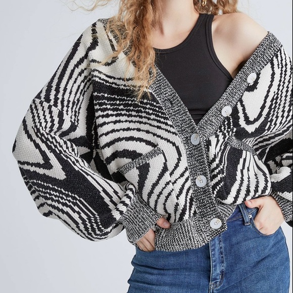 URBAN REVIVO Abstract Print Oversized Drop Shoulder Sz S Cardigan Boho Knit - Picture 1 of 13